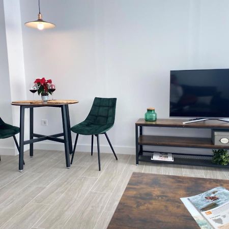 Carmen'S Cozy Apartment ตอร์เรโมลิโนส ภายนอก รูปภาพ