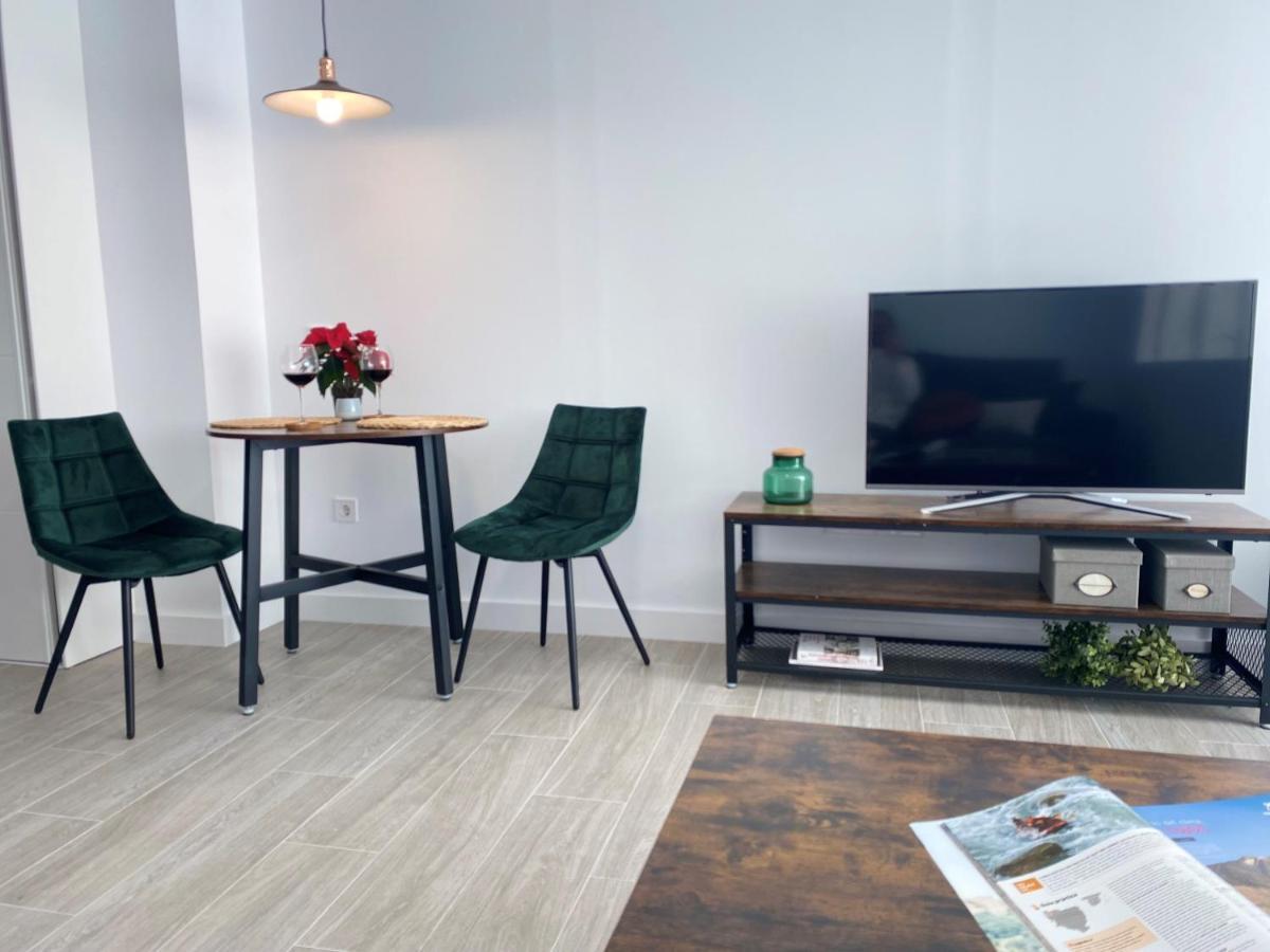 Carmen'S Cozy Apartment ตอร์เรโมลิโนส ภายนอก รูปภาพ