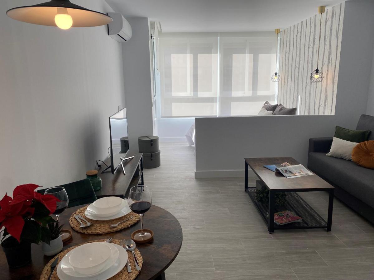 Carmen'S Cozy Apartment ตอร์เรโมลิโนส ภายนอก รูปภาพ